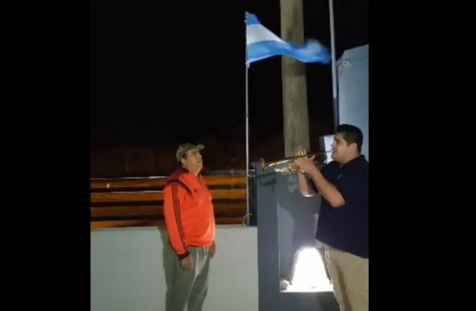 Emocionante: un joven músico de Arroyito homenajeó a su padre veterano de la Guerra de Malvinas