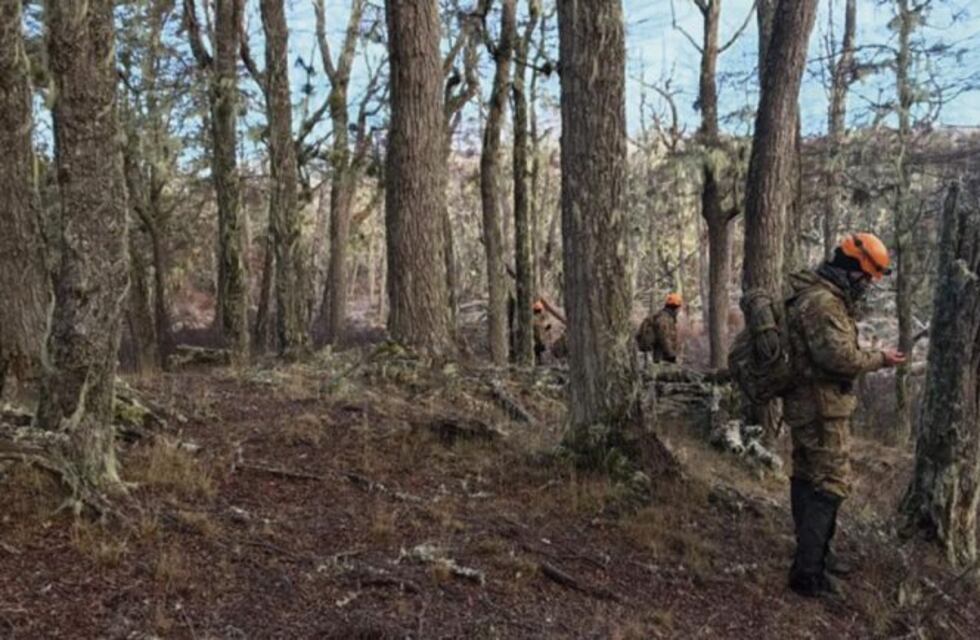 Se busca intensamente: la Armada Argentina se sumó al rastrillaje del joven desaparecido en Tierra del Fuego