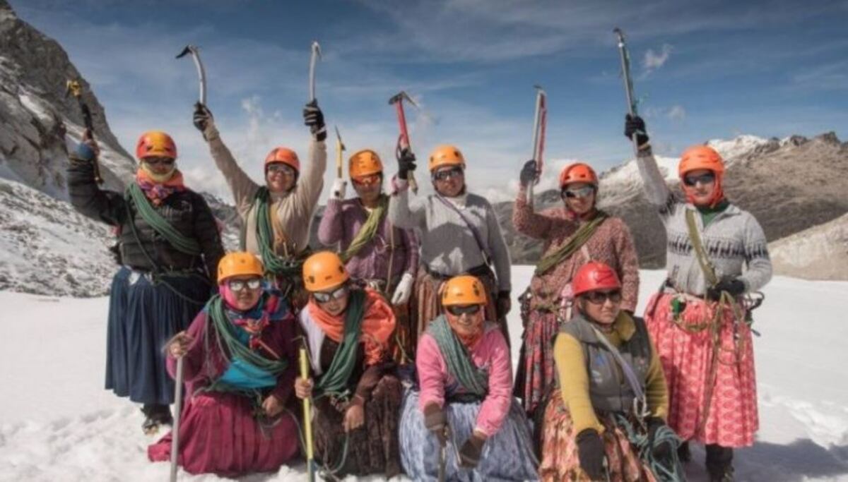 Las cholitas bolivianas alcanzaron los 6\u002E962 metros del Aconcagua\u002E