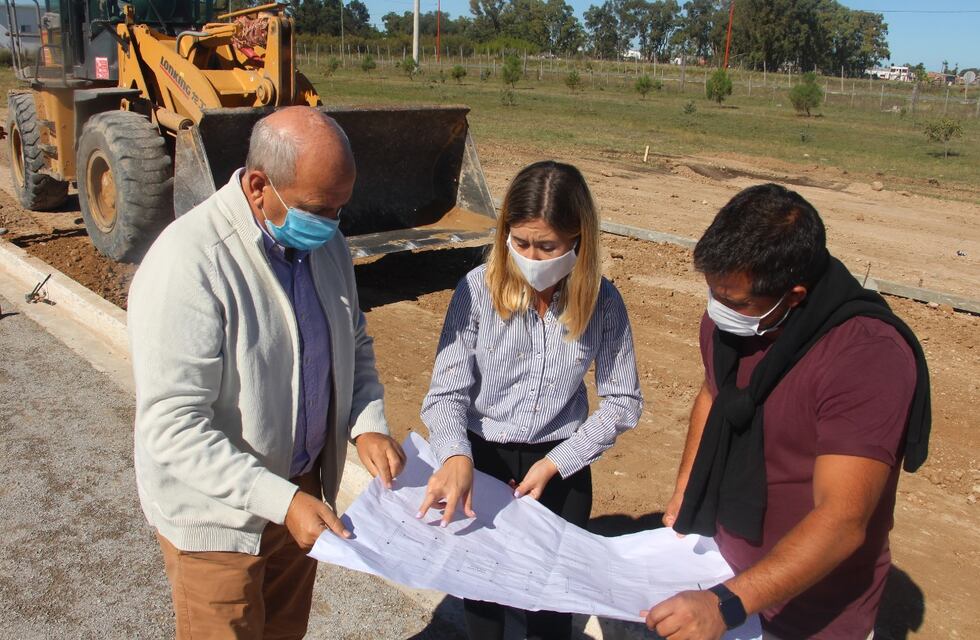 Continúan las obras en la cancha de hockey municipal