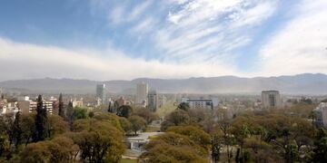 Alerta por fuertes vientos en el Este de Mendoza.
Foto: Orlando Pelichotti / Los Andes