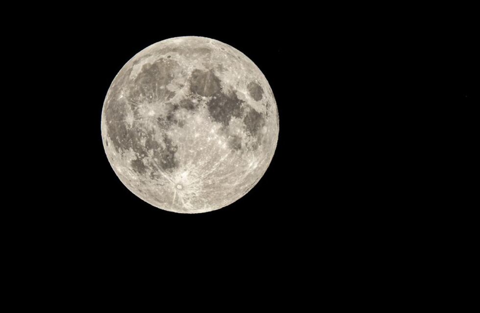 Luna Llena en septiembre 2024: cuándo es y cuál es el ritual ideal para atraer abundancia