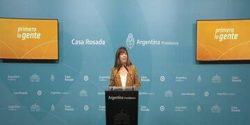 La portavoz presidencial, Gabriela Cerruti, apoyó al embajador argentino en Venezuela, y minimizó sus dichos sobre el avión de Emtrasur. Foto: Corresponsalía.
