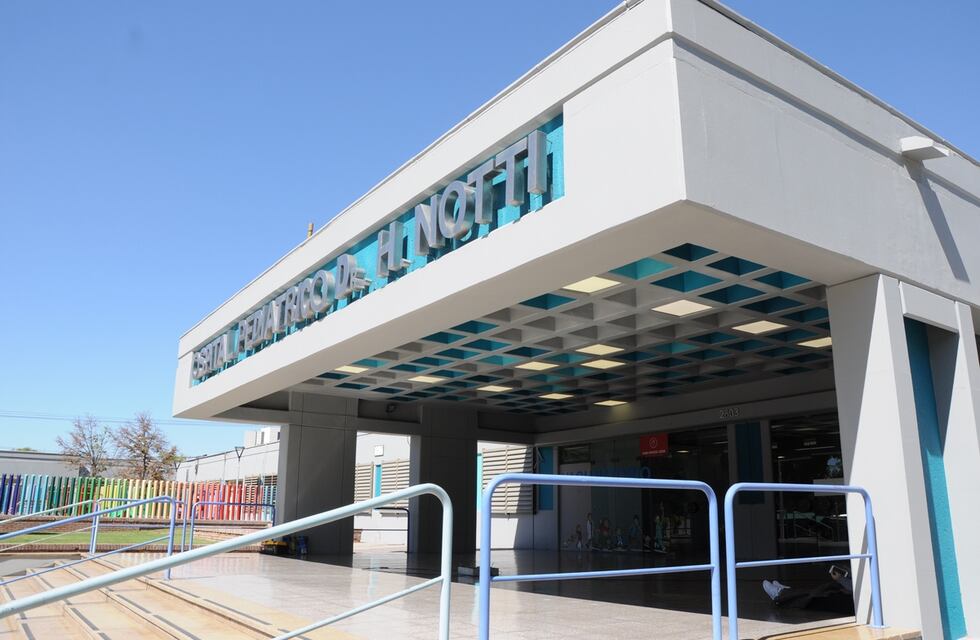 Una bebé se ahogó en San Carlos cuando la refrescaban en un tacho con agua: está en grave estado