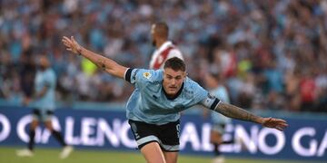 Pablo Vegetti festeja el 1-0 de Belgrano ante River en el estadio Mario Alberto Kempes por la segunda fecha de la Liga Profesional