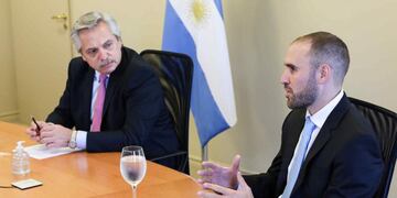 GOBIERNO. Alberto Fernández y el ministro de Economía, Martín Guzmán. (La Voz)
