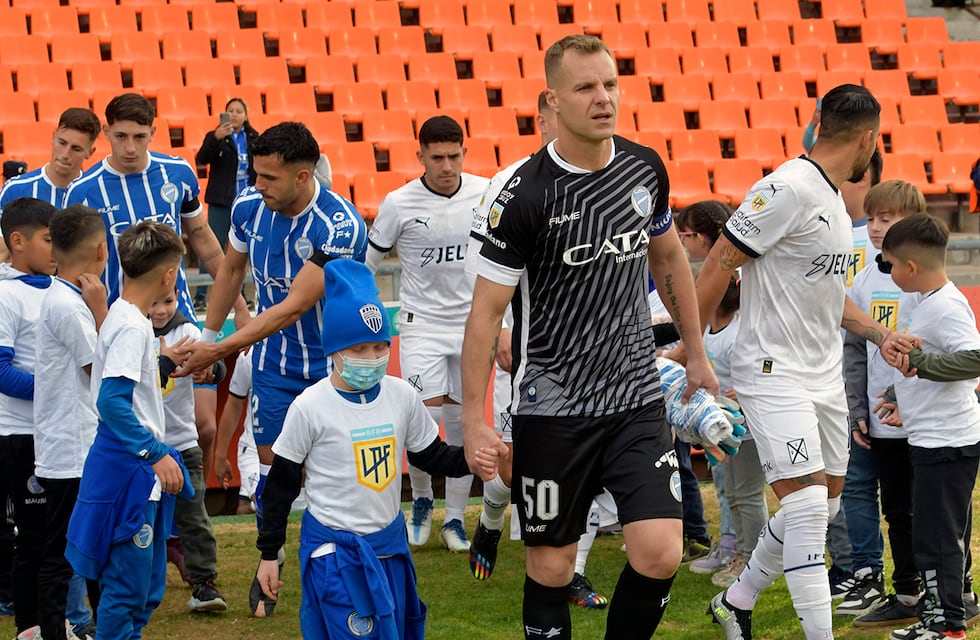 Amenazaron de muerte al arquero de Godoy Cruz, Ruso Rodríguez