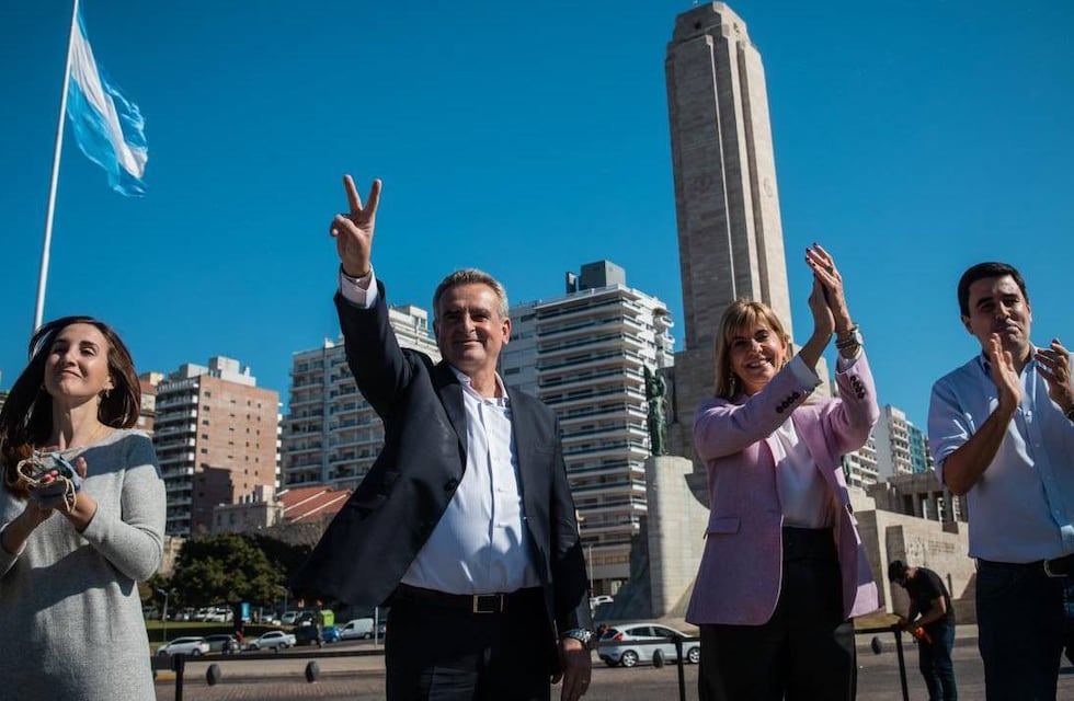 Agustín Rossi giró y le apuntó a la oposición en el lanzamiento de su lista