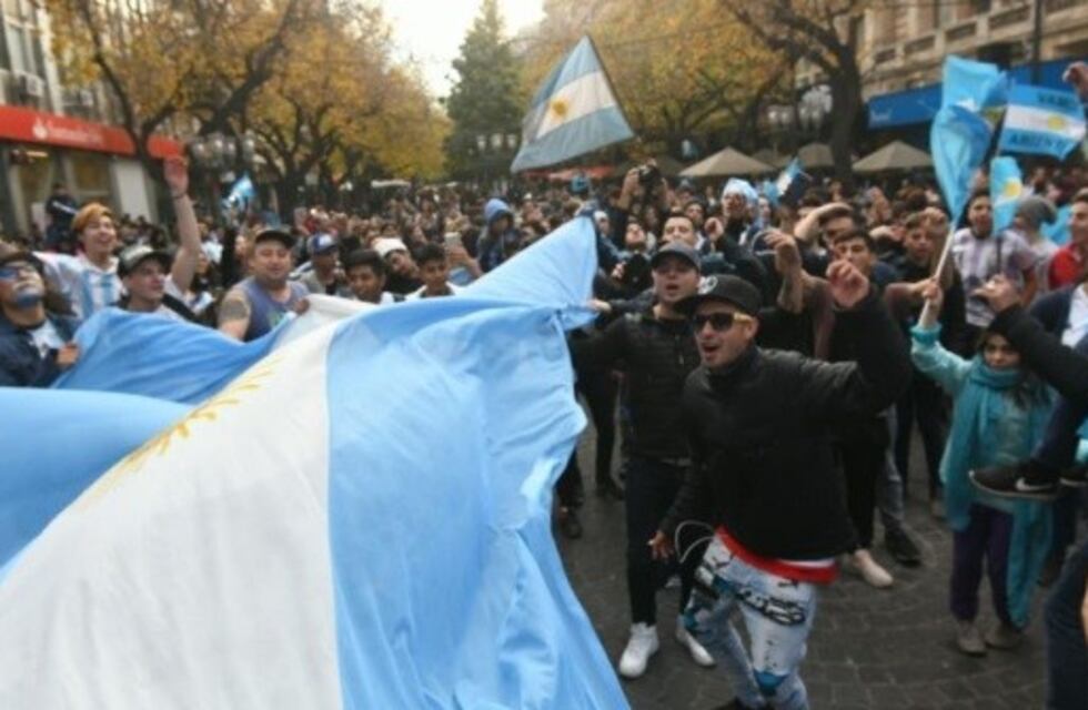 Mendoza explotó de alegría ante la clasificación de Argentina