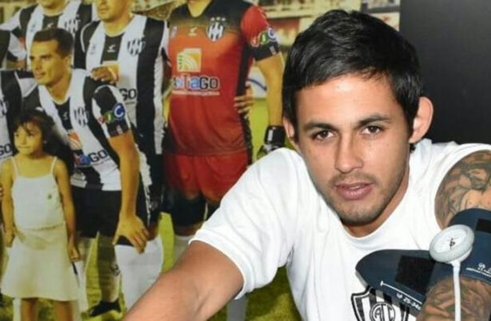 Marcelo Meli ya puso su firma y es nuevo jugador de Central Córdoba