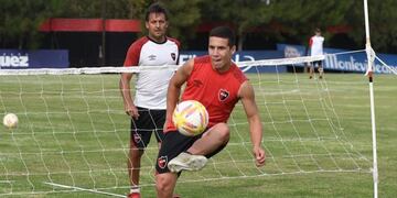 Francisco González firmó su primer contrato en marzo del año pasado\u002E (@canoboficial)