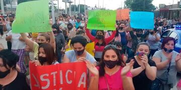 Con indignación, familiares de Mili y vecinos de la zona de manifestaron este lunes\u002E