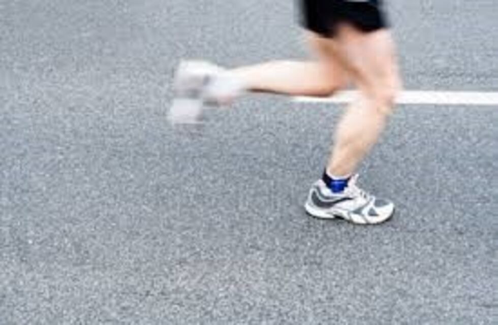 Bahía Blanca: Corría por una calle y lo atropellaron