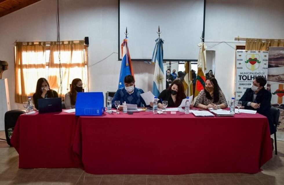 Tolhuin: realizaron la apertura de sobres para la compra de maquinaria vial