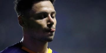 Mauro Zarate volvió a lesionarse y se perdería la definición de la Superliga (Foto: EFE)