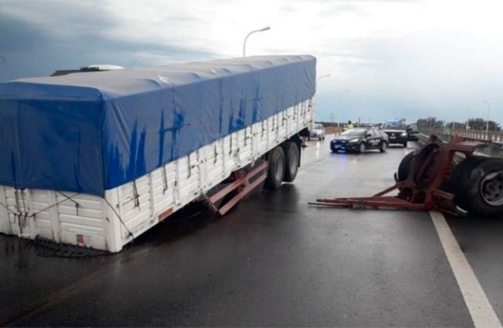 Un camión perdió su acoplado en Paraná en la ruta N°168