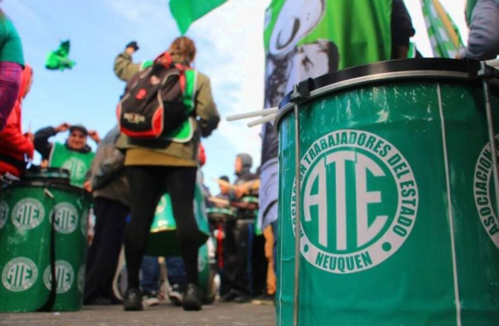 Estatales neuquinos se sumaron al paro nacional contra la represión a los docentes en Chubut