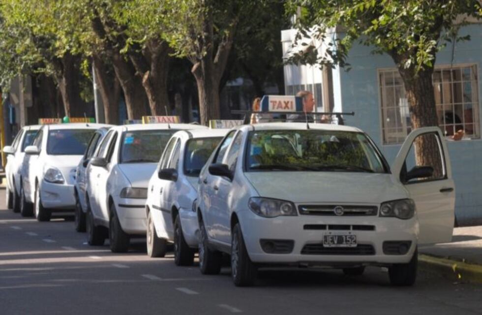 Se aprobó una Ordenanza en beneficio de los taxistas rosaleños