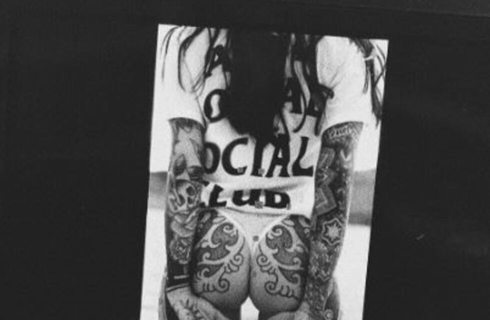 Cande Tinelli volvió a mostrar la cola en Instagram y la llenaron de elogios