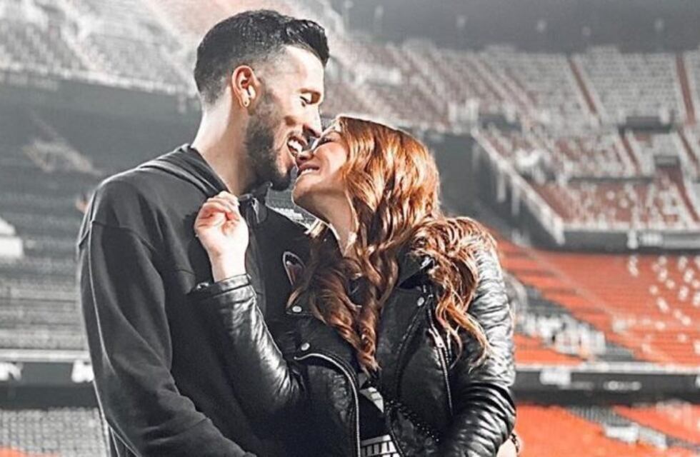 El apasionado primer beso de Ezequiel Garay y Tamara Gorro  después del aislamiento