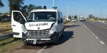 Ambulancia chocó cuando trasladaba un féretro por ruta N° 16\u002E