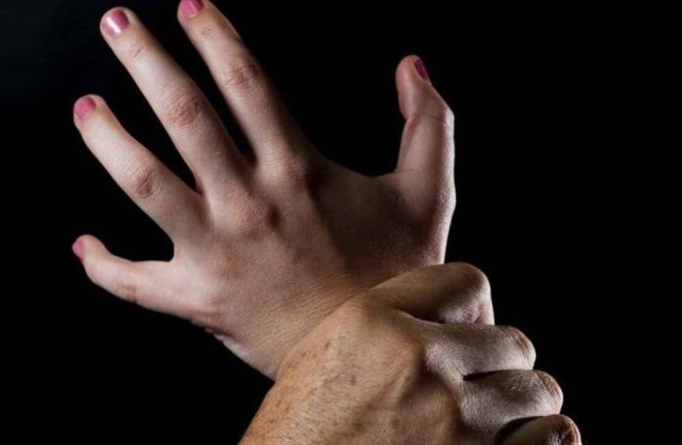 Manosearon a una mujer e intentaron obligarla a practicar sexo oral, pero seguirán libre