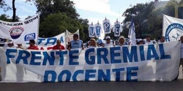 Los gremios deciden si aceptan la propuesta hecha por el ejecutivo\u002E