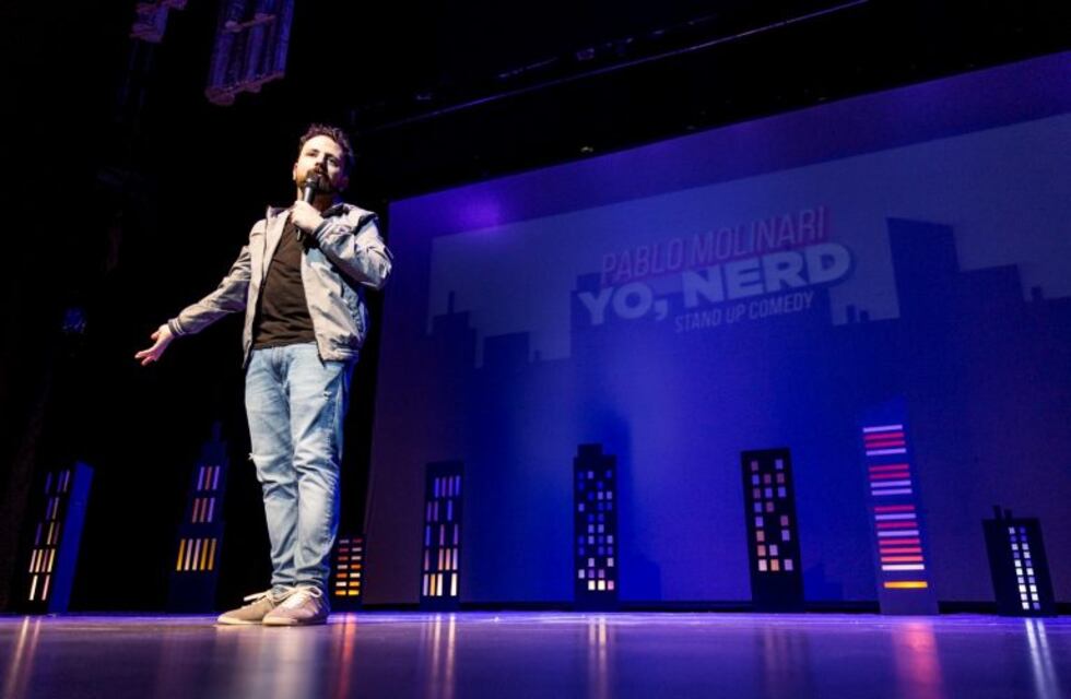 Pablo Molinari presenta su unipersonal de stand up Yo, nerd en Carlos Paz