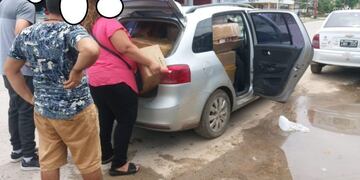 El Volkswagen Surán venía abarrotado de mercaderías ilegales y quien manejaba era una mujer mayor de edad