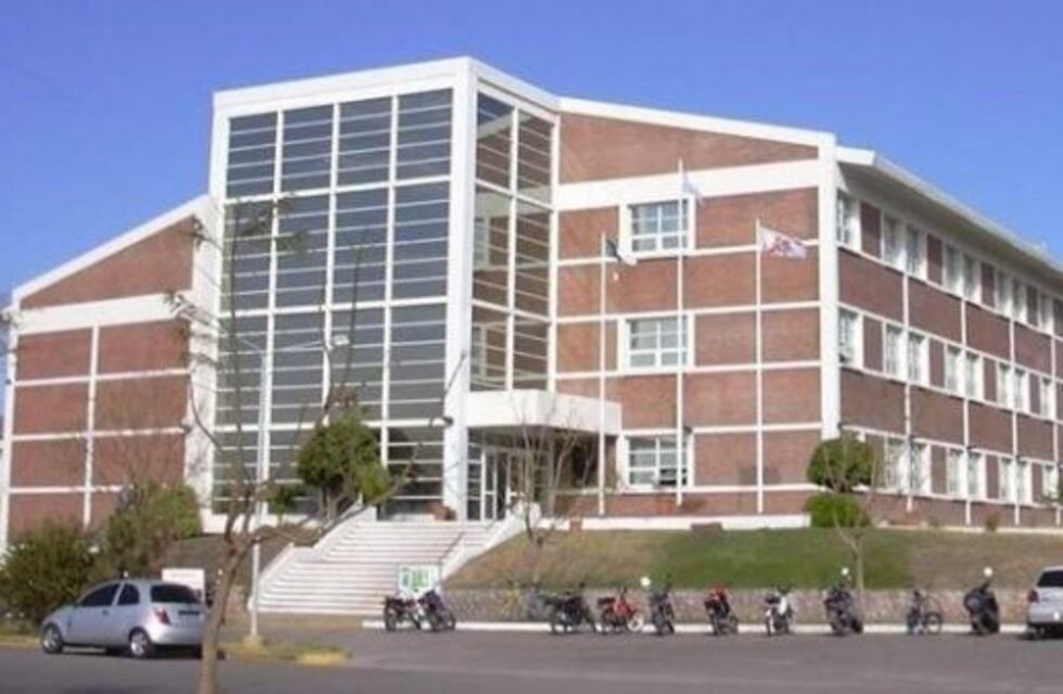 Docentes universitarios piden reabrir la paritaria