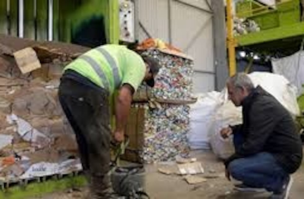Calafate: Municipalidad acopia 70 mil kilos de material reciclable