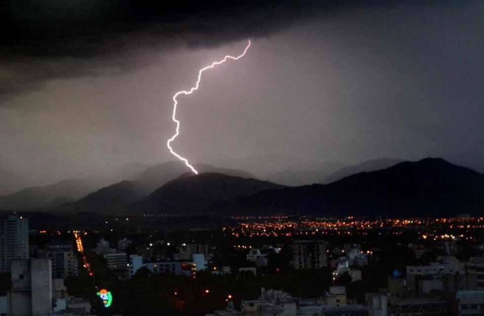Por la tormenta aún hay 1.500 usuarios sin luz