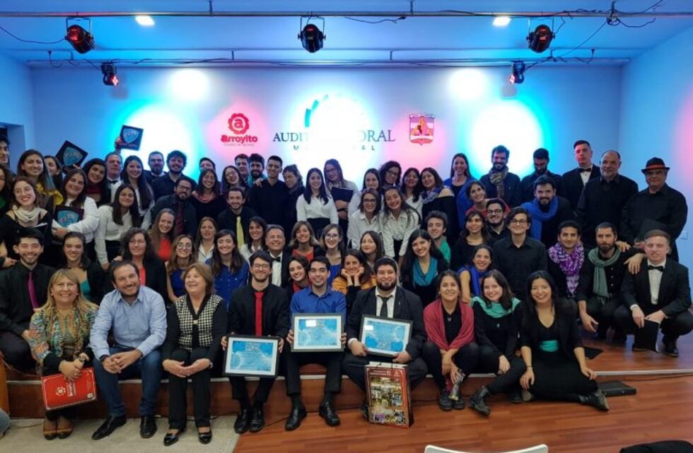 Sala llena para disfrutar de "Otoño Coral" en Arroyito