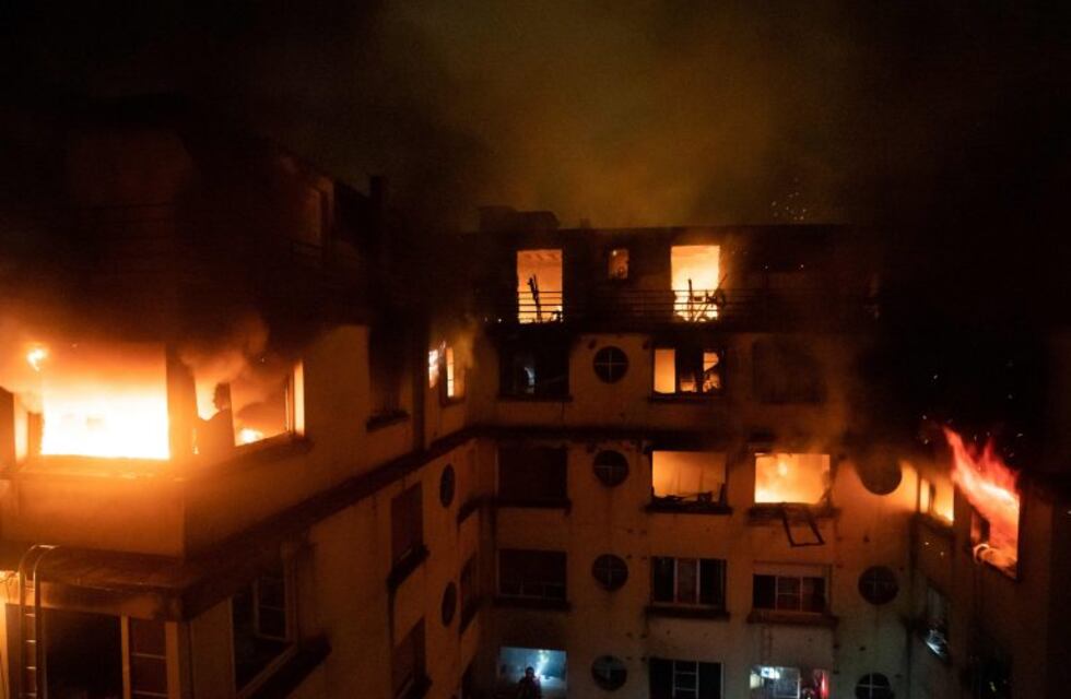 Al menos diez muertos en un incendio de un edificio en París