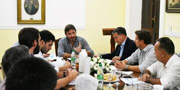 El ministro del Agro de Misiones en la Mesa Forestoindustrial\u002E (Agro)