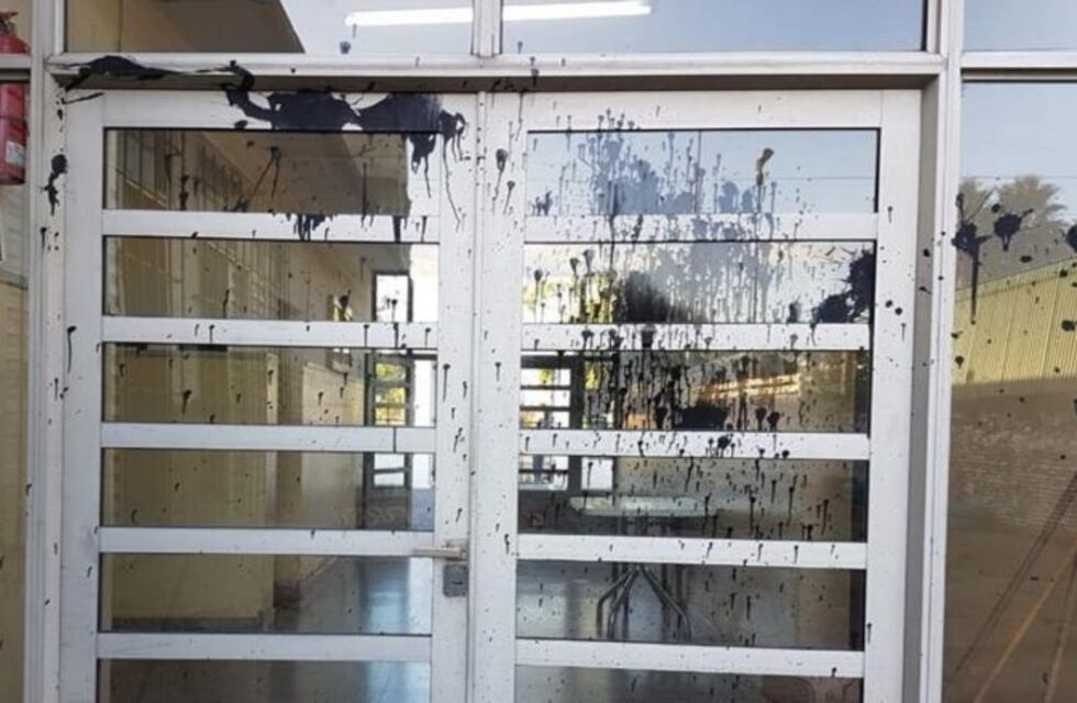 El presidente comunal de Serodino denunció a su hijo por vandalizar una escuela