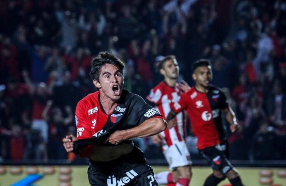 Colón lo dio vuelta en casa y derrotó a Estudiantes de La Plata