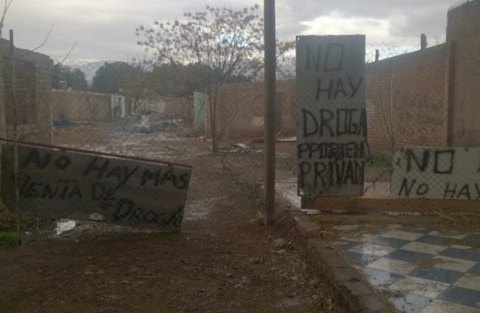 Con un cartel avisaron: "No hay más droga, no moleste"