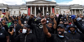 El caso de George Floyd conmovió a Estados Unidos. Este viernes la familia llegó a una acuerdo de compensación. (Foto: AFP)