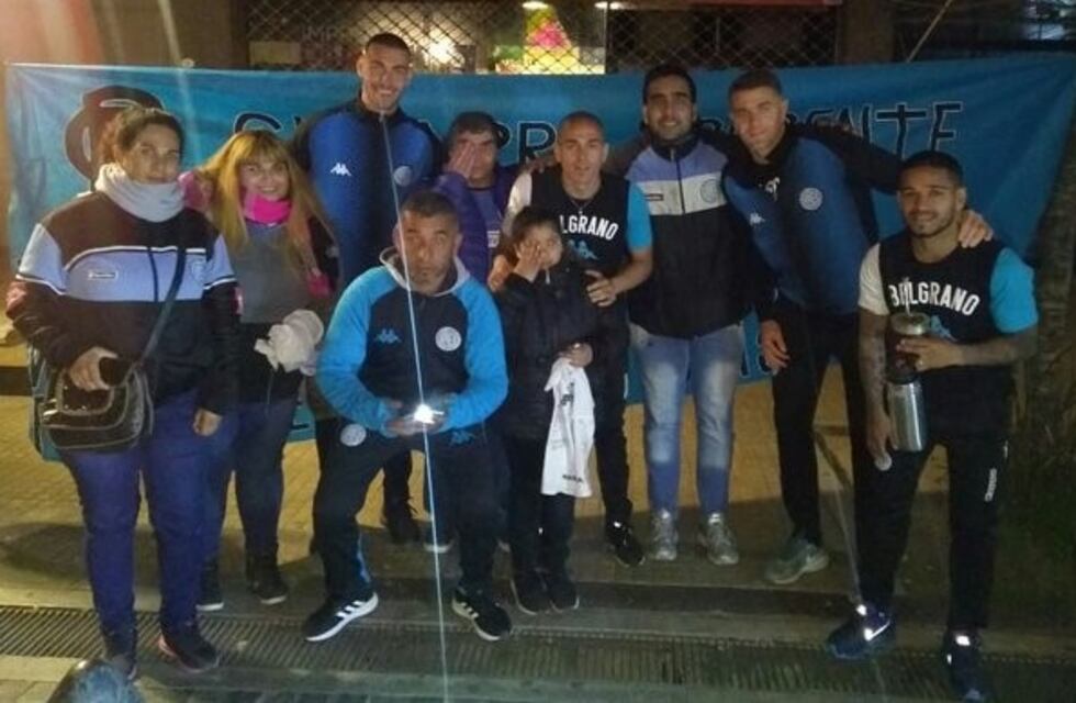 Los hinchas de Belgrano ya le hacen sentir el aliento al plantel