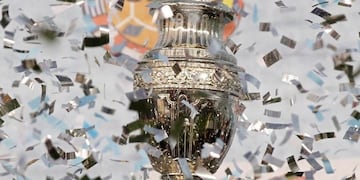 El trofeo de la Copa America\u002E (Foto: Henry Romero/REUTERS)