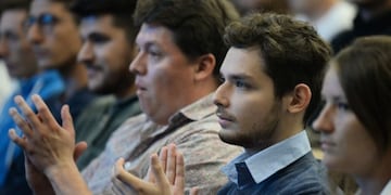 Tutores Pares es el programa lanzado por la Provincia con la presencia del gobernador Juan Schiaretti\u002E