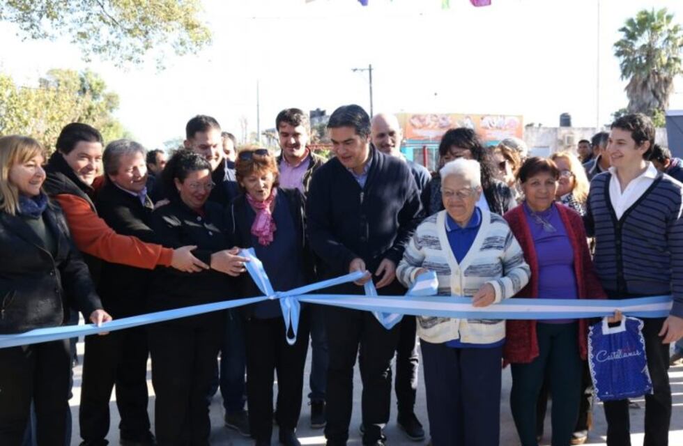 Capitanich inauguró la primera de ocho cuadras en Villa Prosperidad