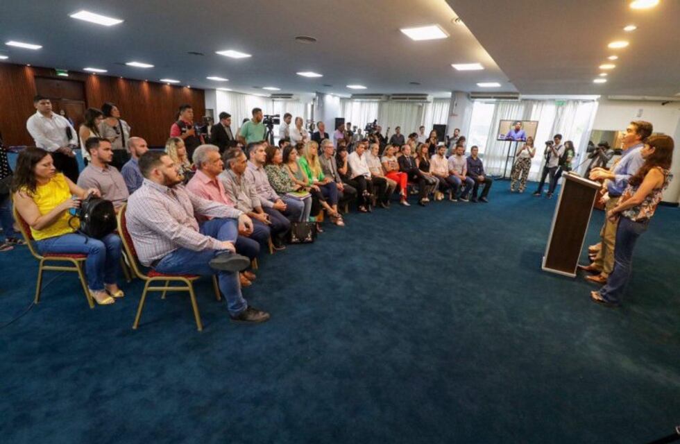 Capitanich lanzó el programa de renta mínima progresiva