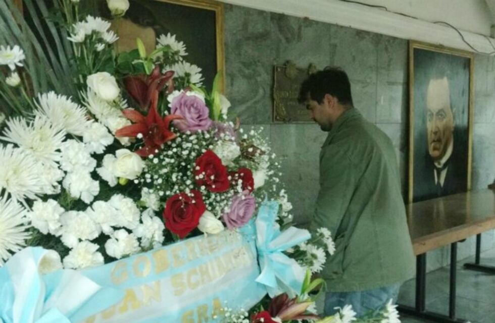 Recuerdan a Eduardo Angeloz: boinas de luto