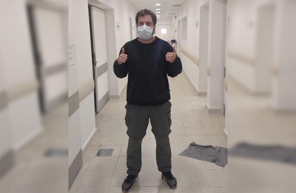 Aplausos al noveno paciente con coronavirus que se recuperó