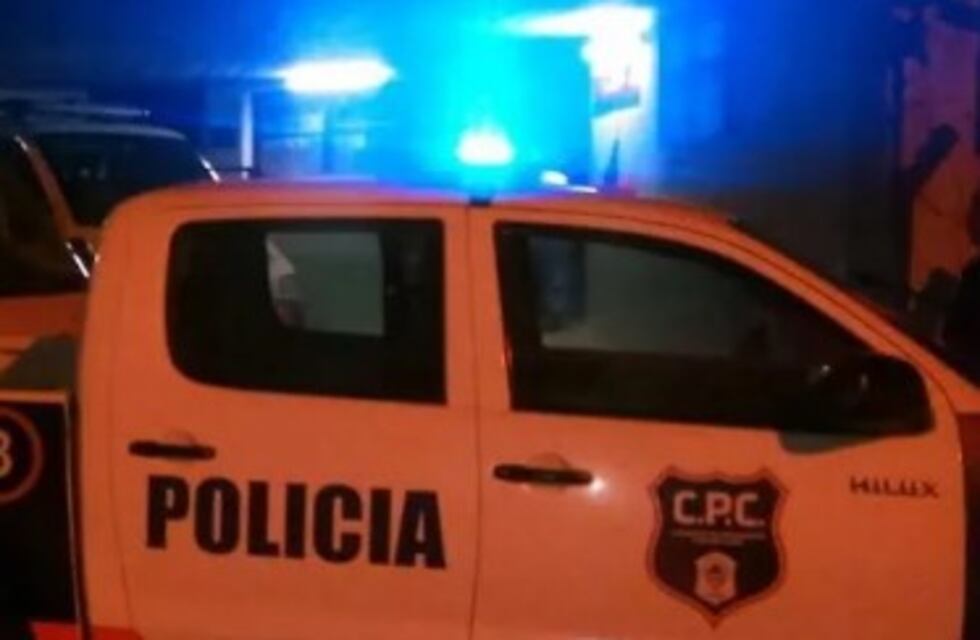 Detienen a motociclistas en operativo y jovenes arrojan piedras hacia el personal policial