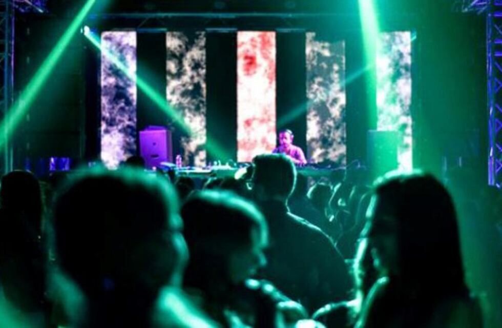 Intentó venderle pastillas de LSD a un policía de civil en una fiesta electrónica y quedó detenido