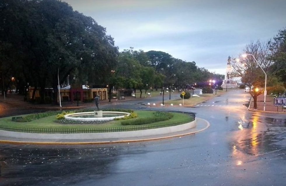 Diluvió en la ciudad de Paraná y continúa la alerta por tormentas fuertes