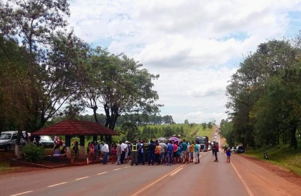 Misiones: siguen los cortes de la ruta 12 por las tarifas de luz